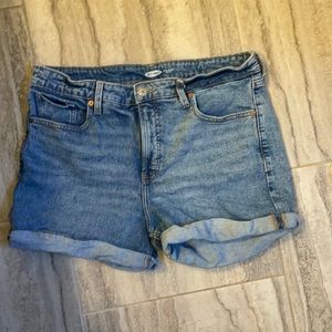 Old navy boyfriend shorts